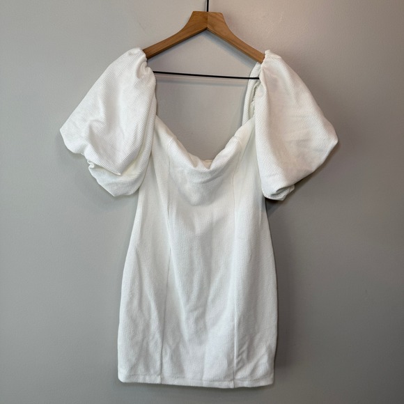Free People Dresses & Skirts - Free People Beach Bubbly Puff Sleeve Mini Dress White Size Medium